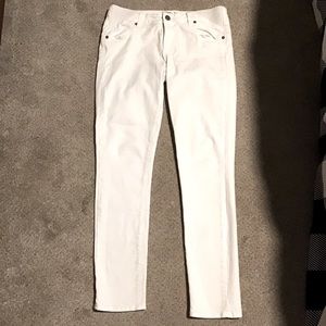 PAIGE | white denim skyline ankle peg pants